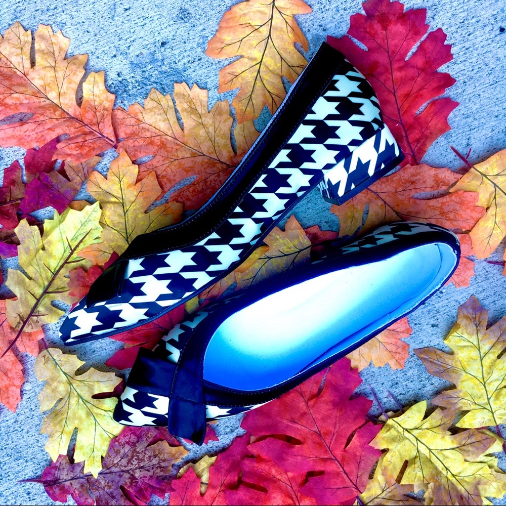 Satin Houndstooth Pointed Toe Flats w/ Bow NWT